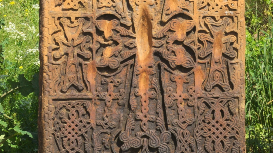 m_armenischer-kreuzstein-pixabay-kostenfrei